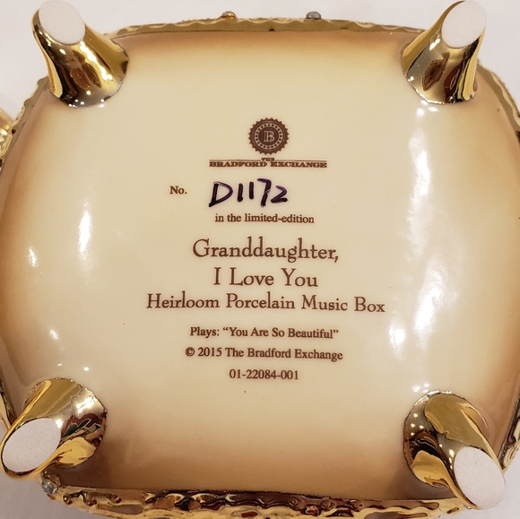 Bradford Exchange Granddaughter music box - Picture 4 of 4